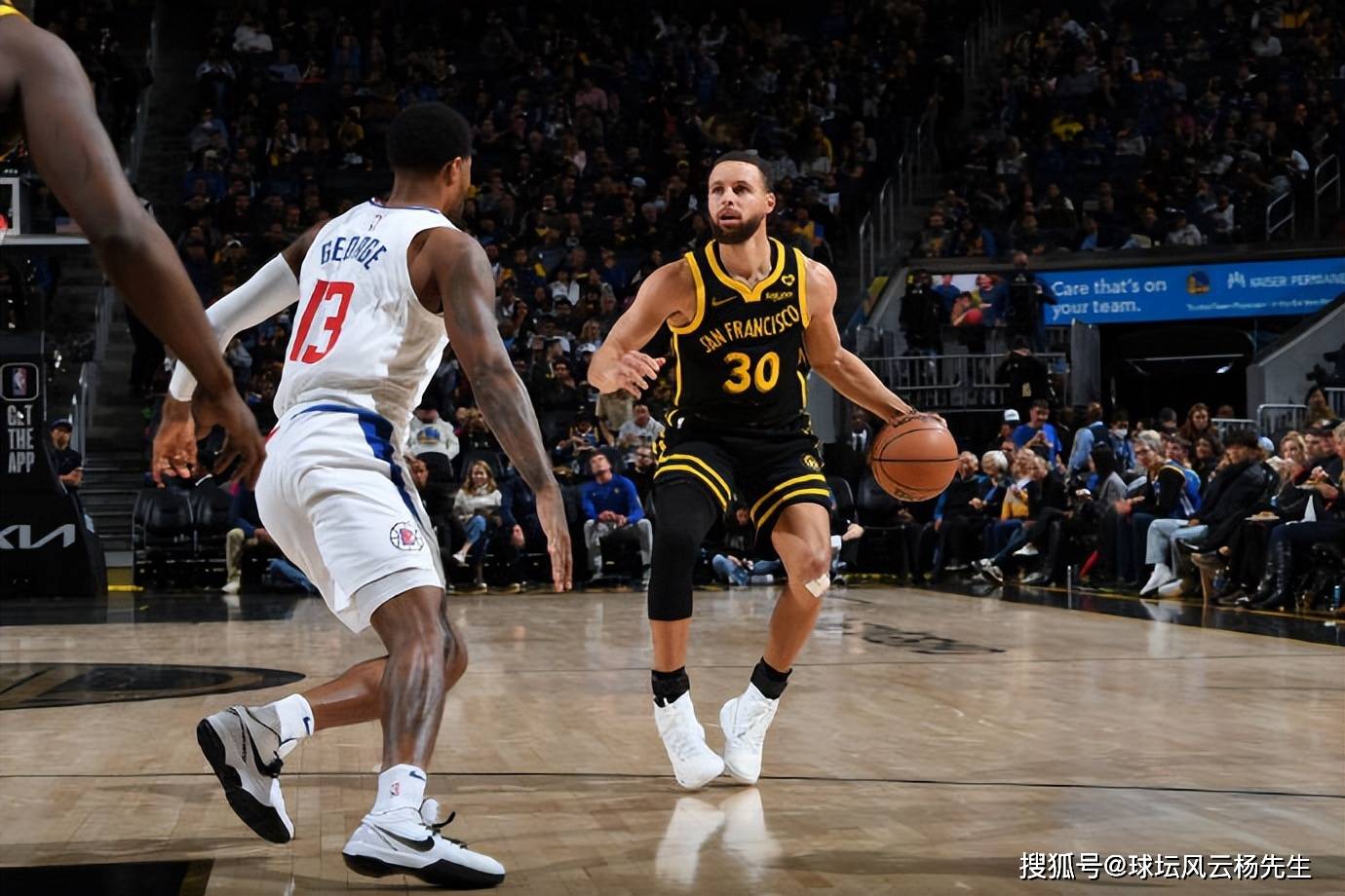 开云体育-Rookie连续二十场比赛得分超过出色防守,快船不断突破!-开云体育