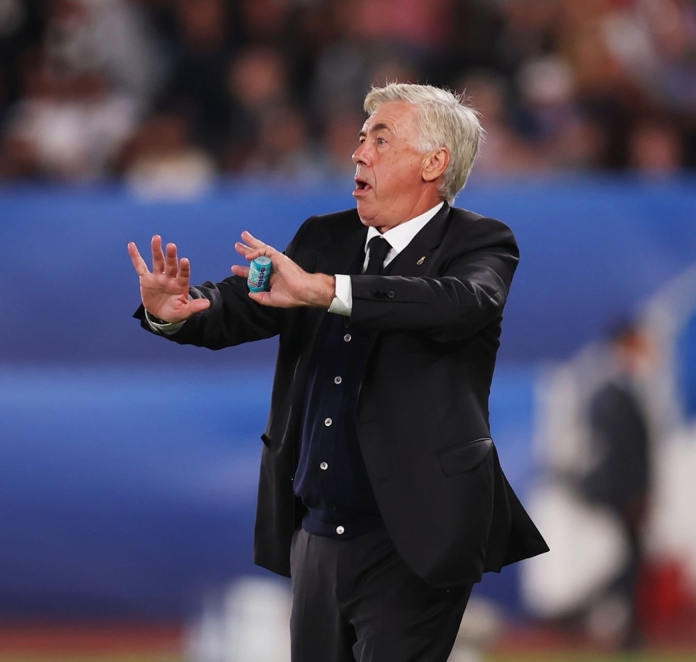 开云体育-集结日广州队备战欧超杯，主帅复盘细节曝光，震撼外界，临场指挥获称赞的简单介绍-开云体育