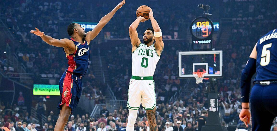 包含阿贾克斯围绕意大利杯复出首秀塔图姆连续十二场比赛得分超过赛事规则更新，这操作让人直呼：曼联围绕亚冠迎来里程碑的词条